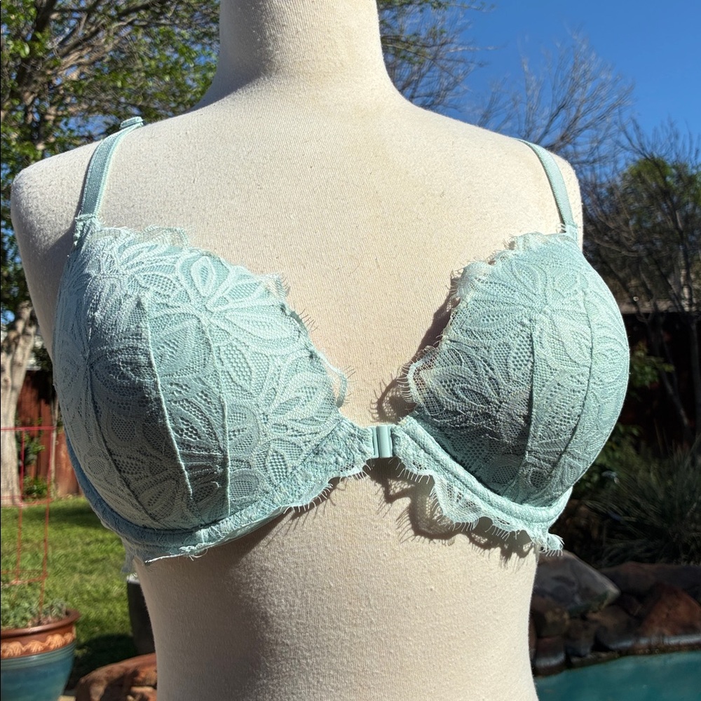 PINK Victoria's Secret Light Blue Mint Lace Underwire push-up racerback bra 36DD
